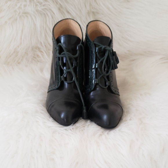 Tod"s bootie shoe lace .